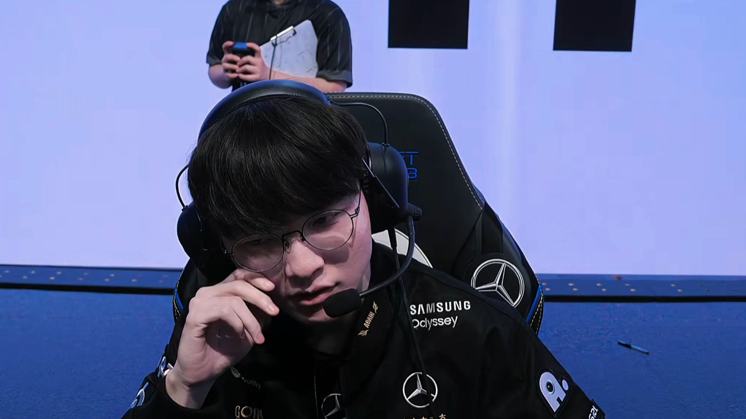 IG引发争议！，Faker官方宣布比赛局势复杂新规赛场气氛高涨的简单介绍