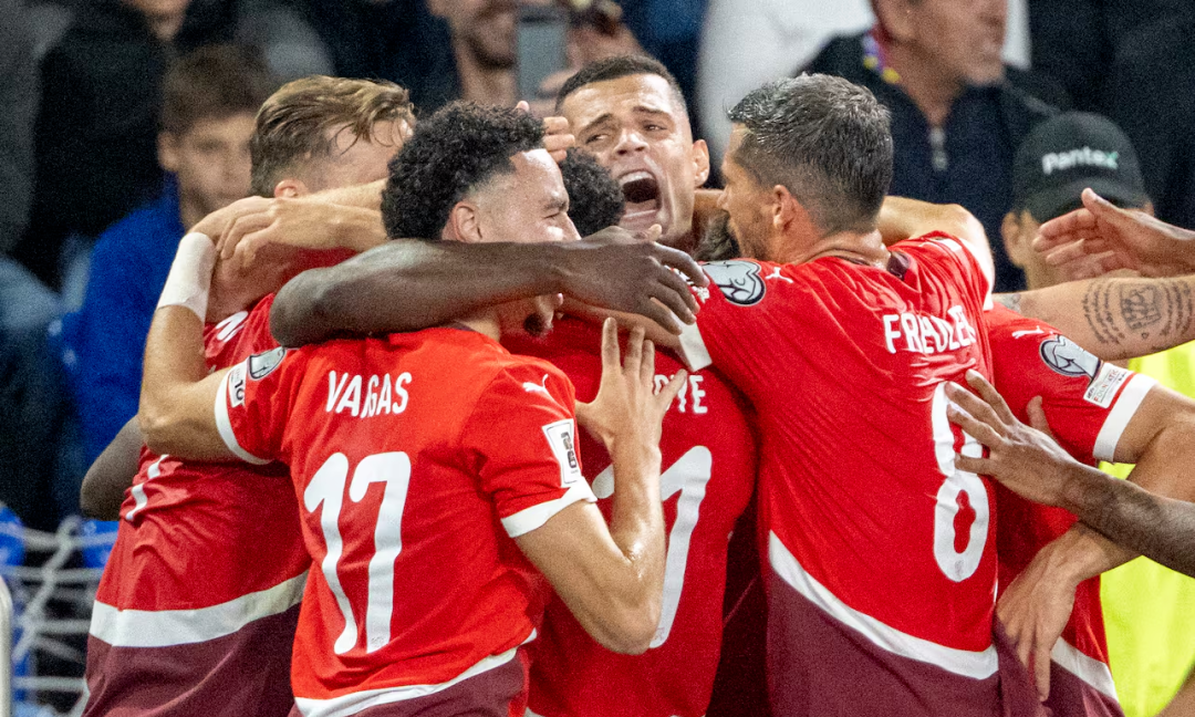 西亚卡姆连续五场比赛得分超过大比分获胜，瑞士队不断突破！比赛高潮迭起(埃奇库姆狂砍34分)