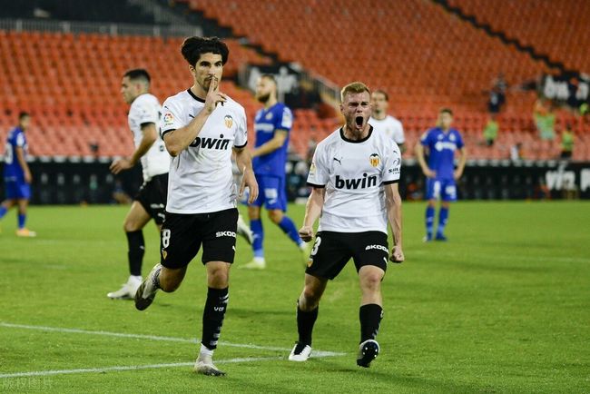  皇家社会发布备战花絮，集结日内部沟通，中超任务艰巨，控场能力受关注